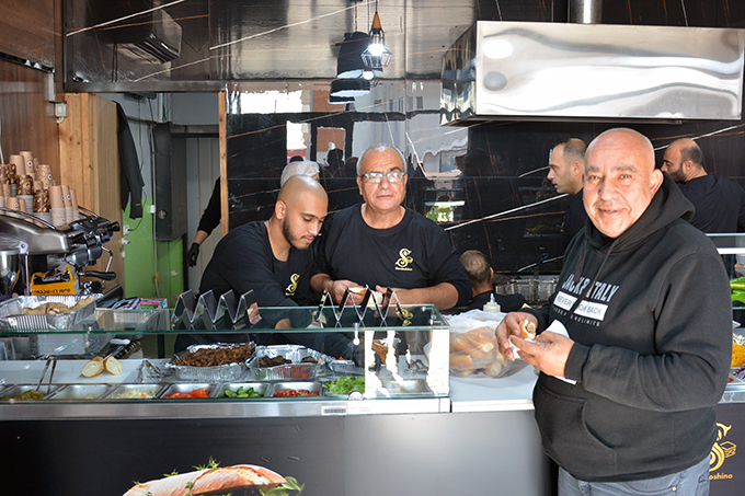 افتتاح مطعم *Sandoshino* في جلجولية بإدارة أبناء المرحوم ابو ايوب جابر